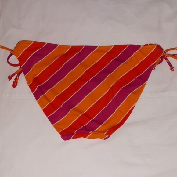 Sexy Cute Bandeau Victoria's Secret String Bikini - Picture 6 of 8